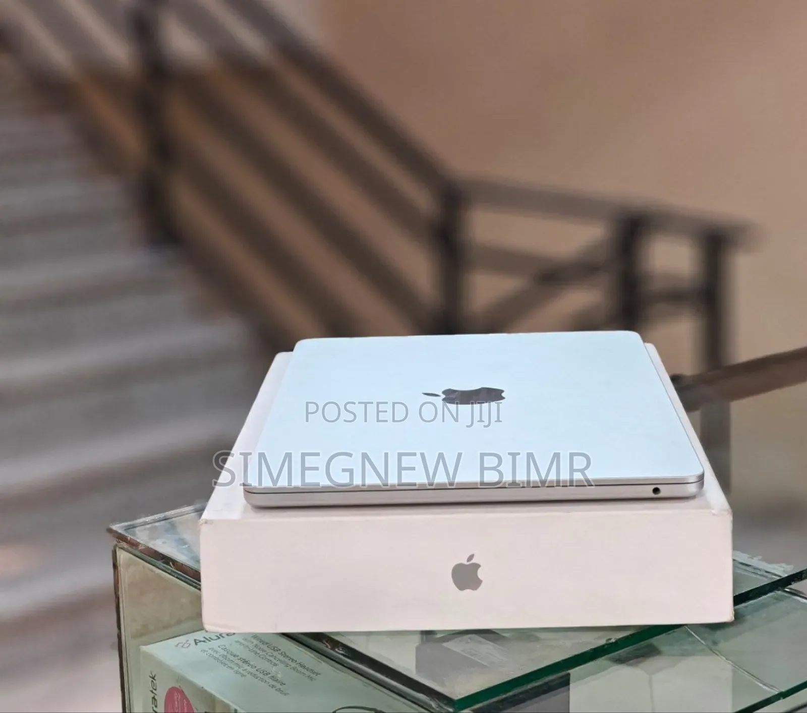 New Laptop Apple MacBook Air 2025 M4 13-Inch 16GB Apple M4 SSD 256GB