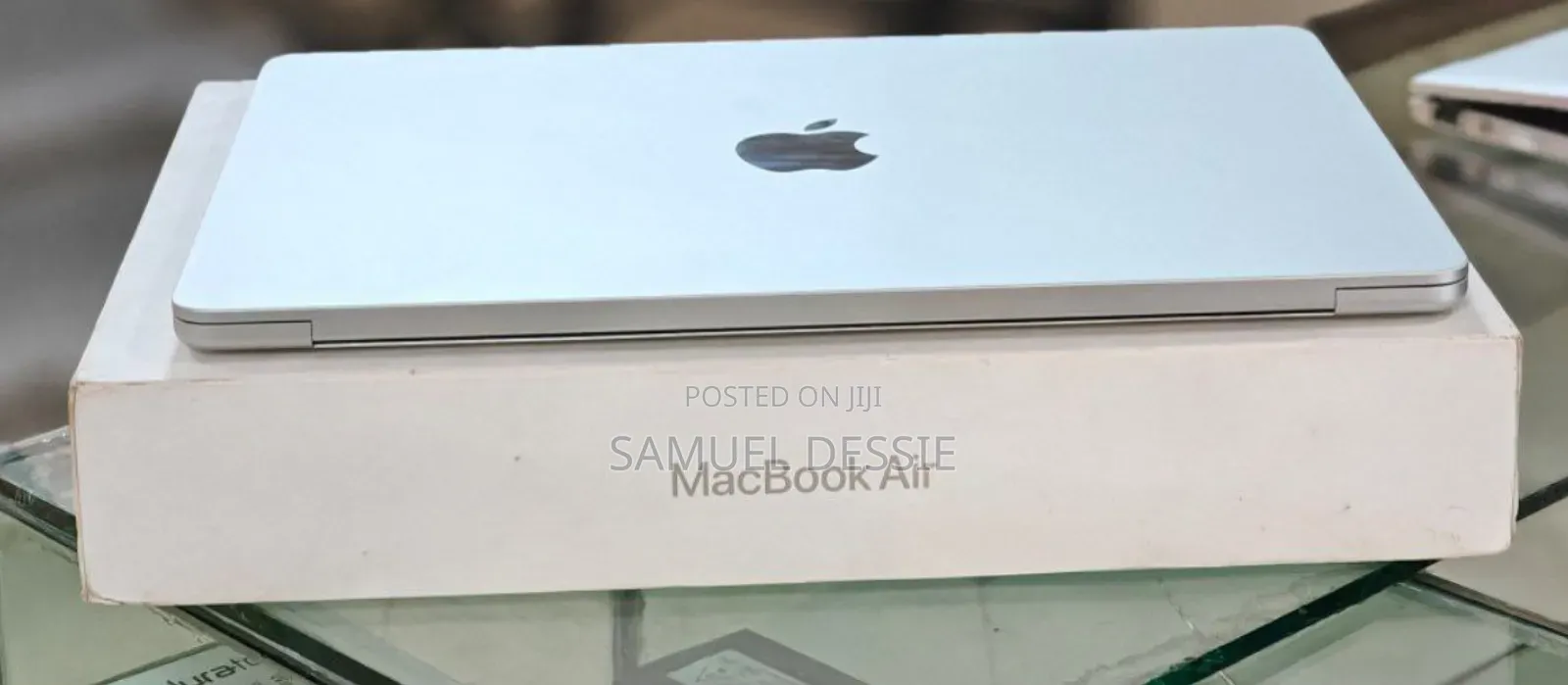 New Laptop Apple MacBook Air 2025 M4 13-Inch 16GB Apple M4 SSD 256GB