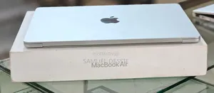 New Laptop Apple MacBook Air 2025 M4 13-Inch 16GB Apple M4 SSD 256GB