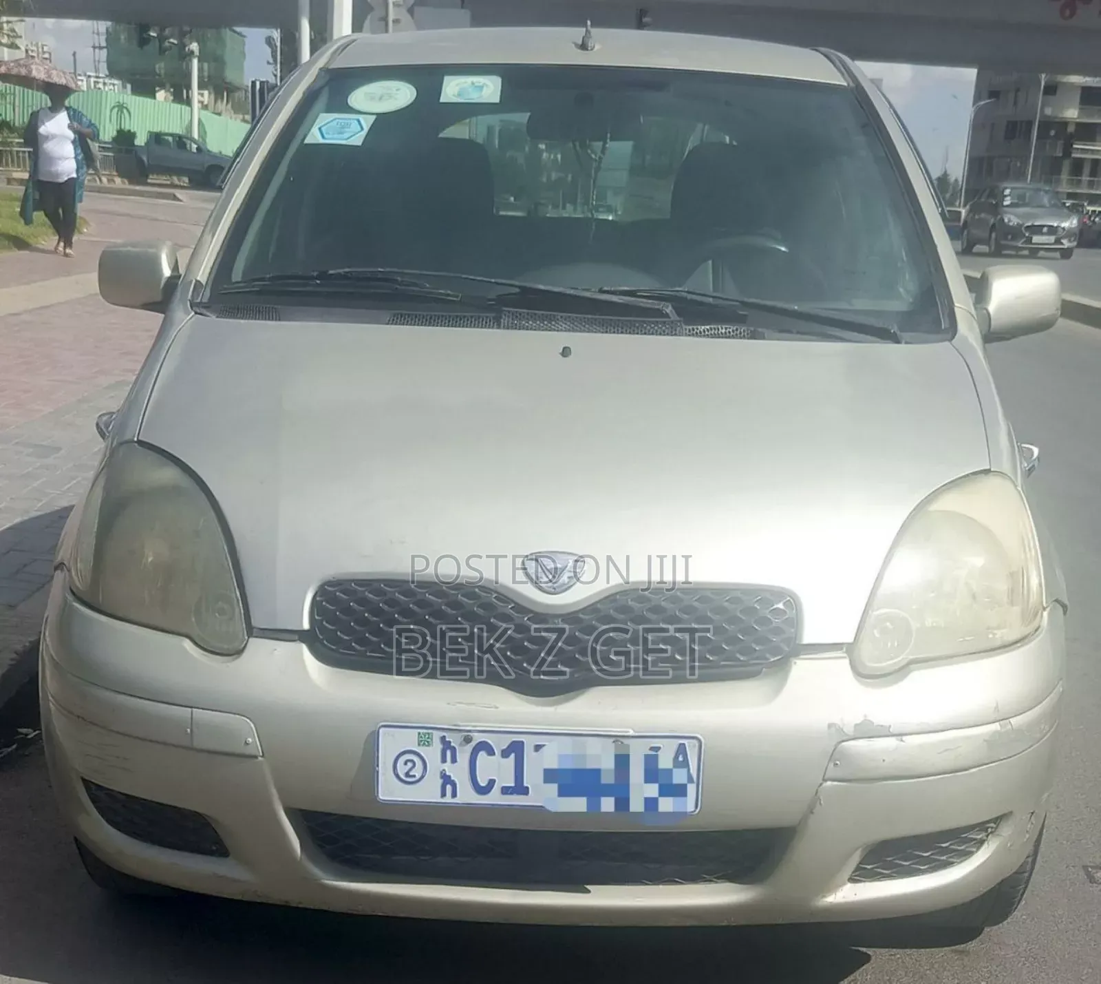 Toyota Vitz 2002 Beige