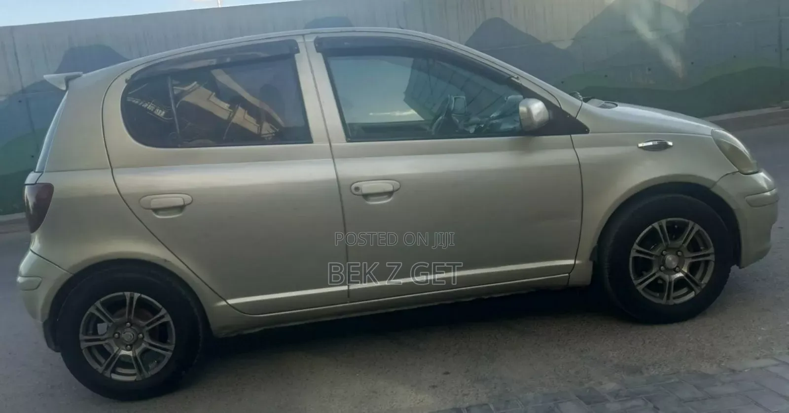 Toyota Vitz 2002 Beige