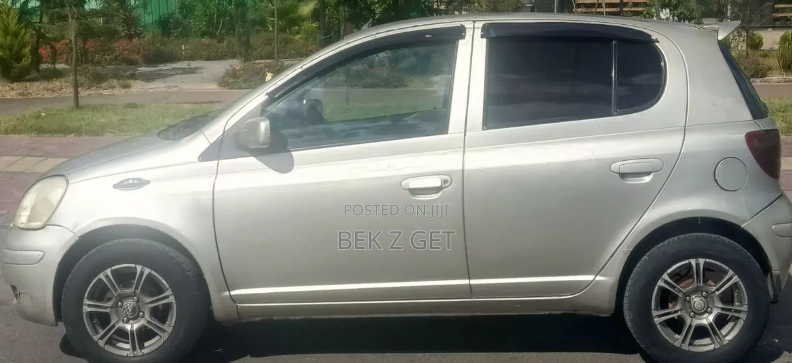 Toyota Vitz 2002 Beige