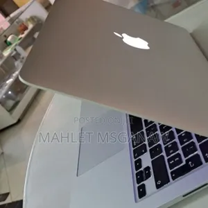 New Laptop Apple MacBook Air 2015 8GB Intel Core I5 SSD 256GB