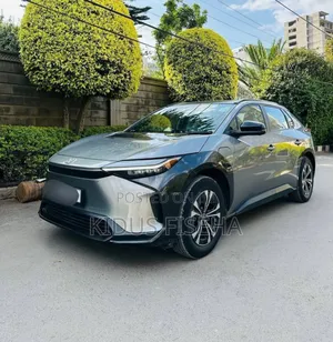 New Toyota bZ4X 71.4 kWh AWD 2023 Silver