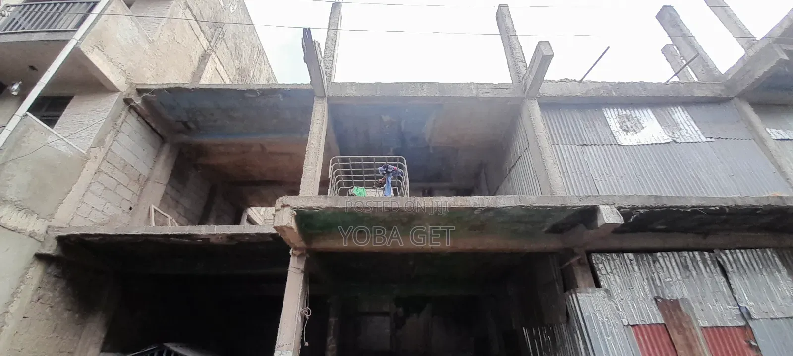 5bdrm House in Akaky Kaliti for sale