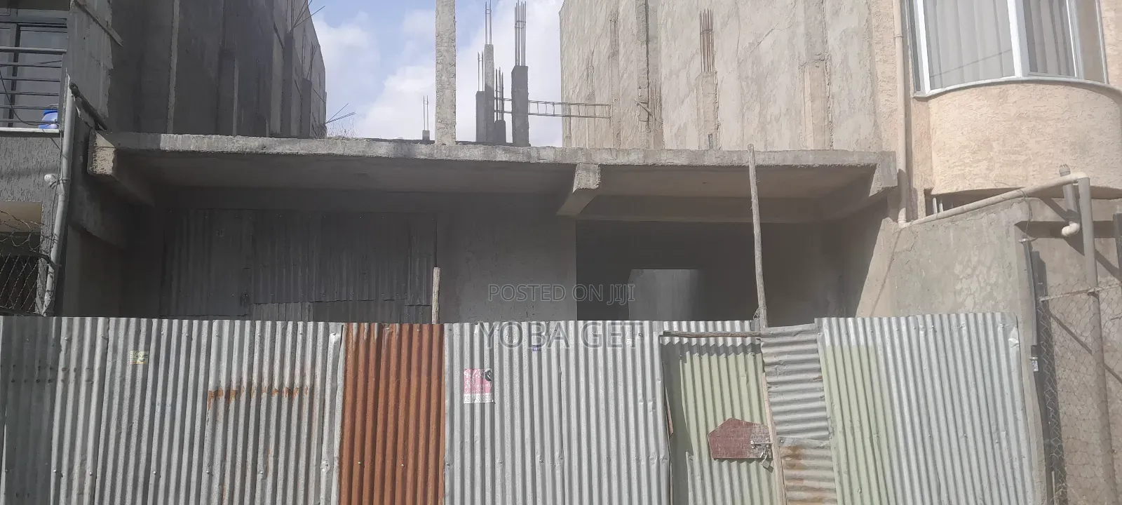 5bdrm House in Akaky Kaliti for sale