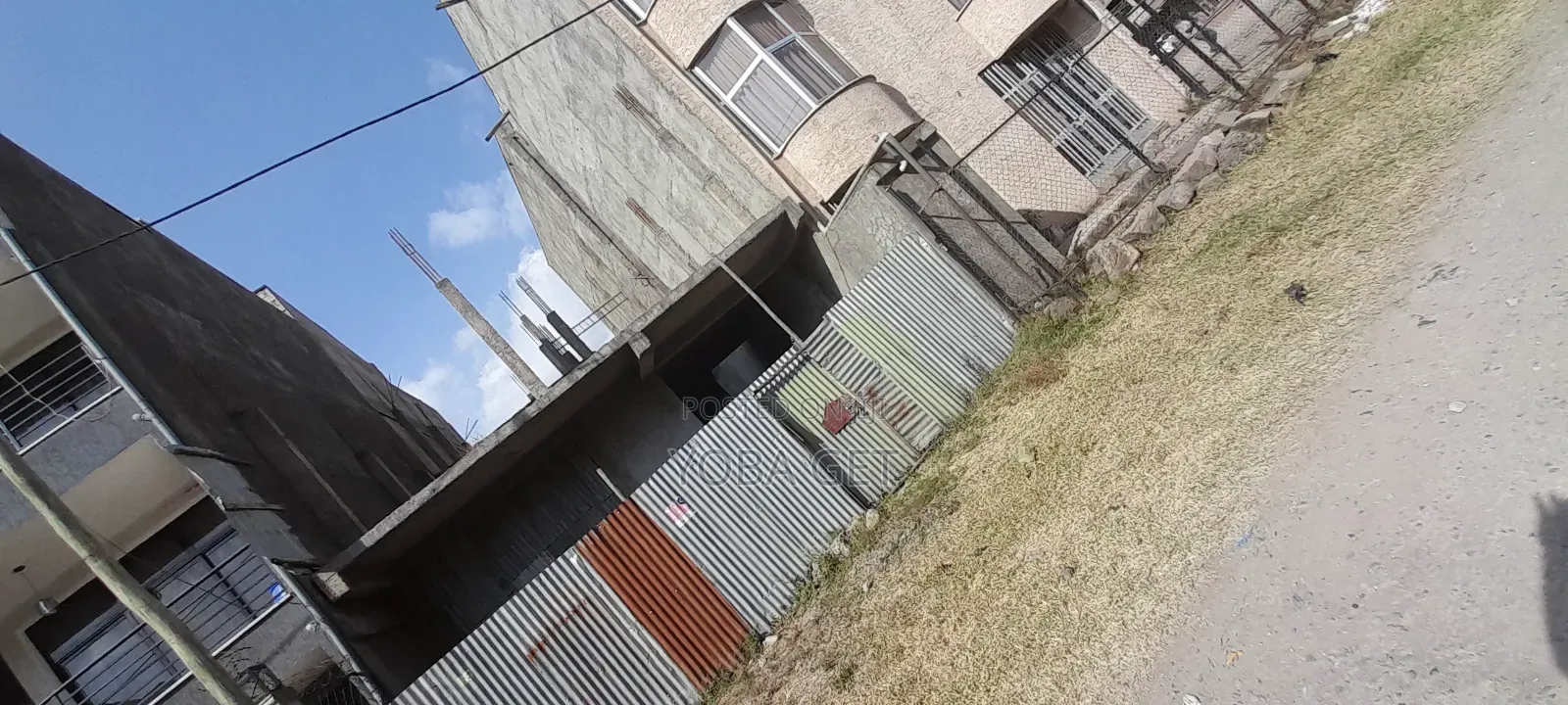 5bdrm House in Akaky Kaliti for sale