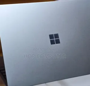 New Laptop Microsoft Surface 8GB Intel Core I5 SSD 256GB