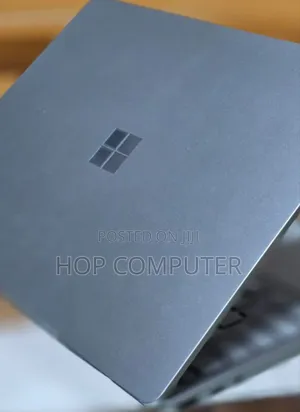 New Laptop Microsoft Surface 8GB Intel Core I5 SSD 256GB