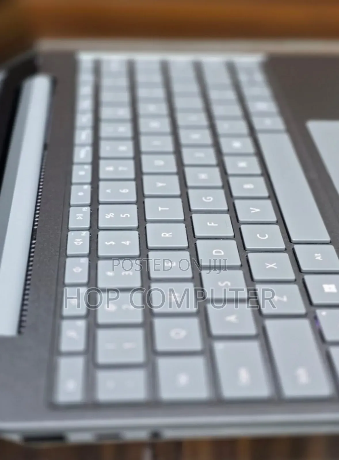 New Laptop Microsoft Surface 8GB Intel Core I5 SSD 256GB