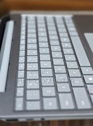 New Laptop Microsoft Surface 8GB Intel Core I5 SSD 256GB