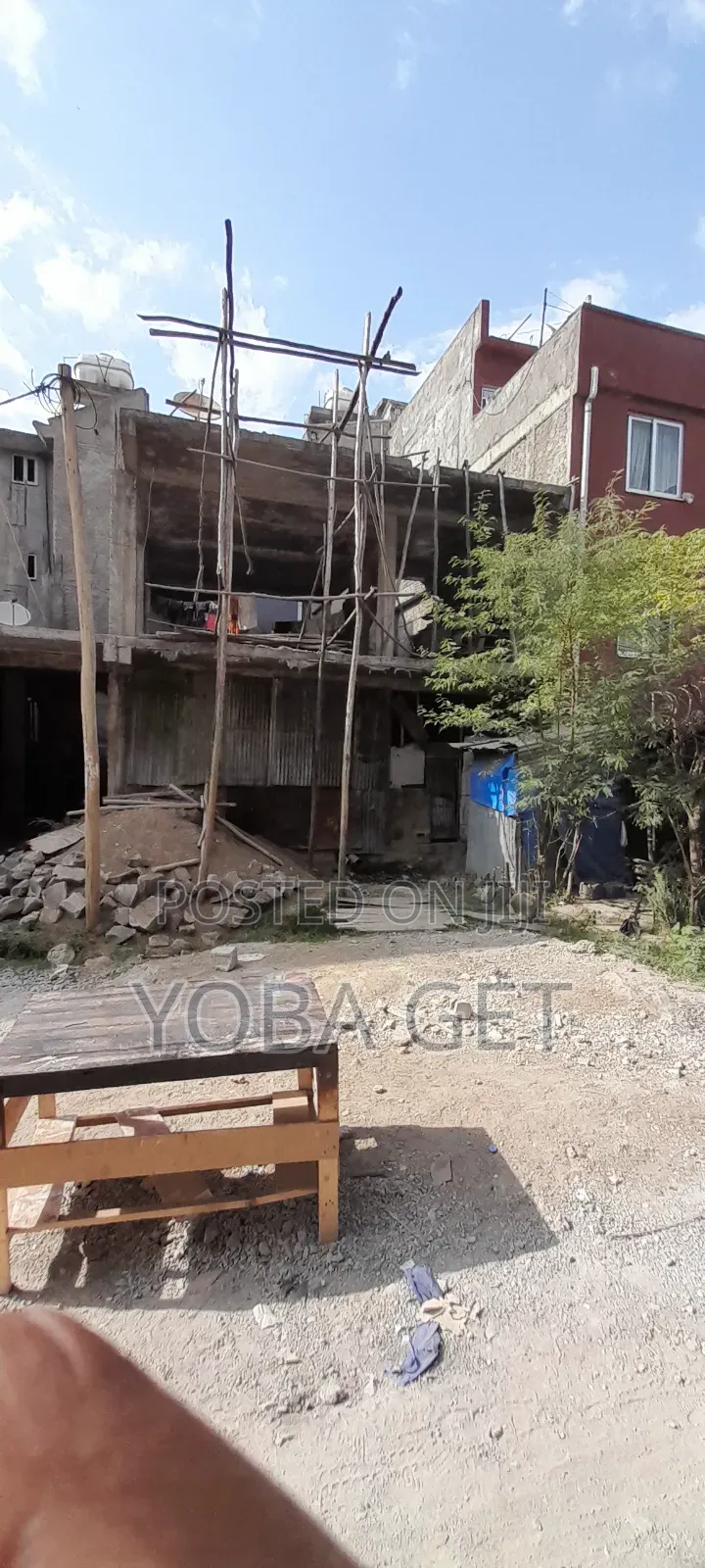 6bdrm House in Akaky Kaliti for sale