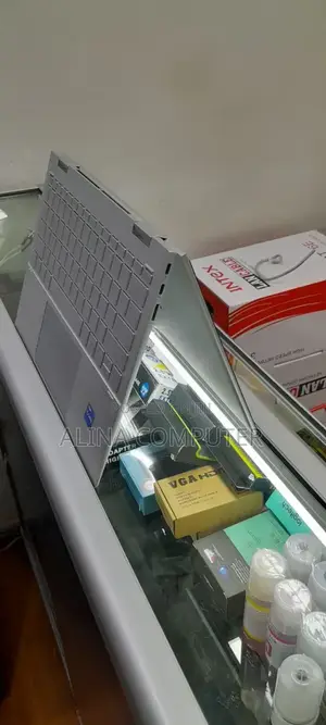 New Laptop HP Envy X360 8GB Intel Core I7 SSD 512GB