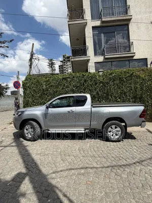 Toyota Hilux 2019 Silver