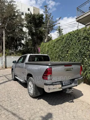 Toyota Hilux 2019 Silver