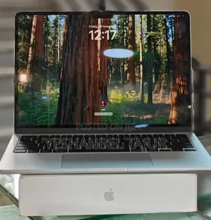 Photo - New Laptop Apple MacBook Air 2025 M4 13-Inch 16GB Apple M4 SSD 256GB