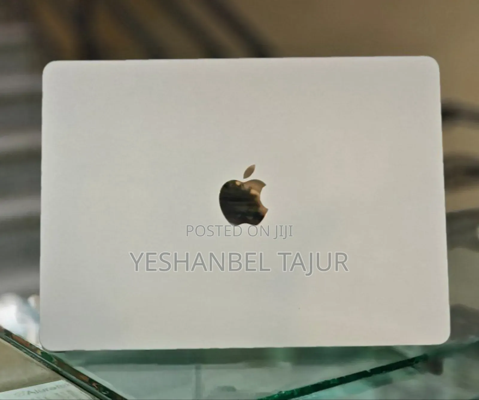 New Laptop Apple MacBook Air 2025 M4 13-Inch 16GB Apple M4 SSD 256GB