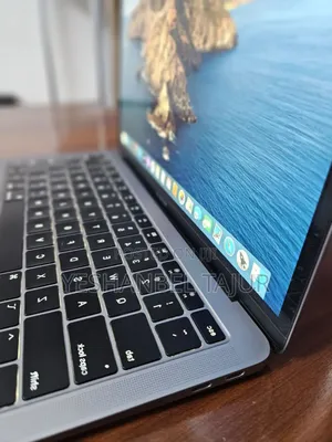 New Laptop Apple MacBook Pro 2019 8GB Intel Core I5 SSD 128GB