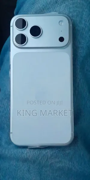 Photo - New Apple iPhone 17 Pro Max 256 GB Silver