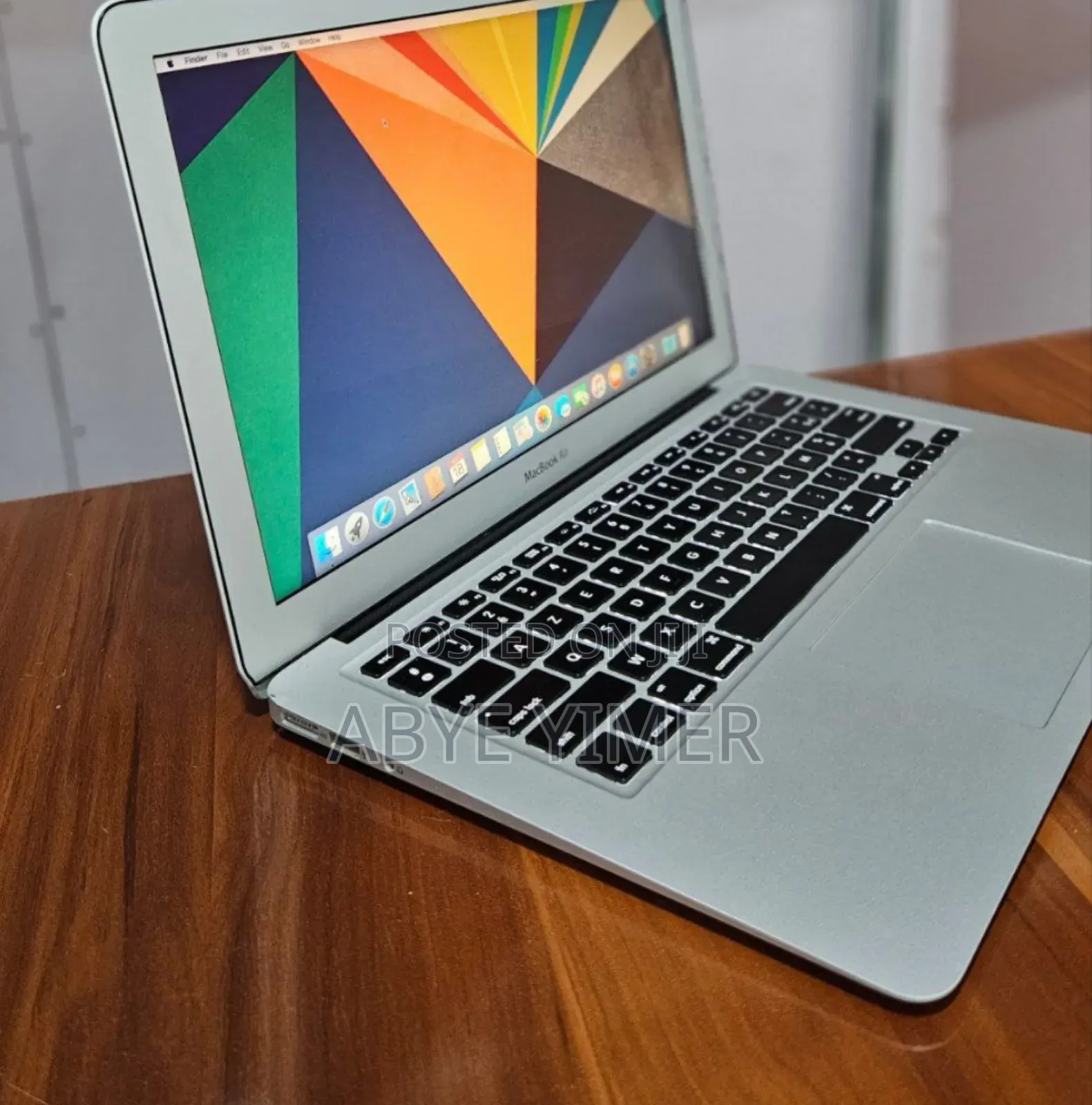 New Laptop Apple MacBook Air 2015 8GB Intel Core I5 SSD 256GB