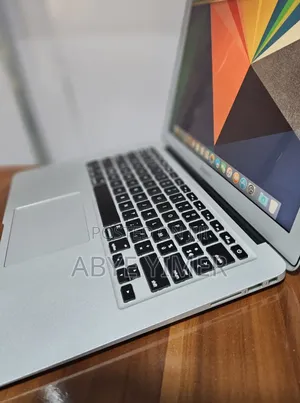 New Laptop Apple MacBook Air 2015 8GB Intel Core I5 SSD 256GB