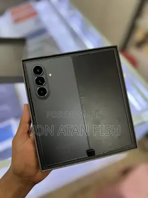 Photo - New Samsung Galaxy Z Fold7 512 GB Black