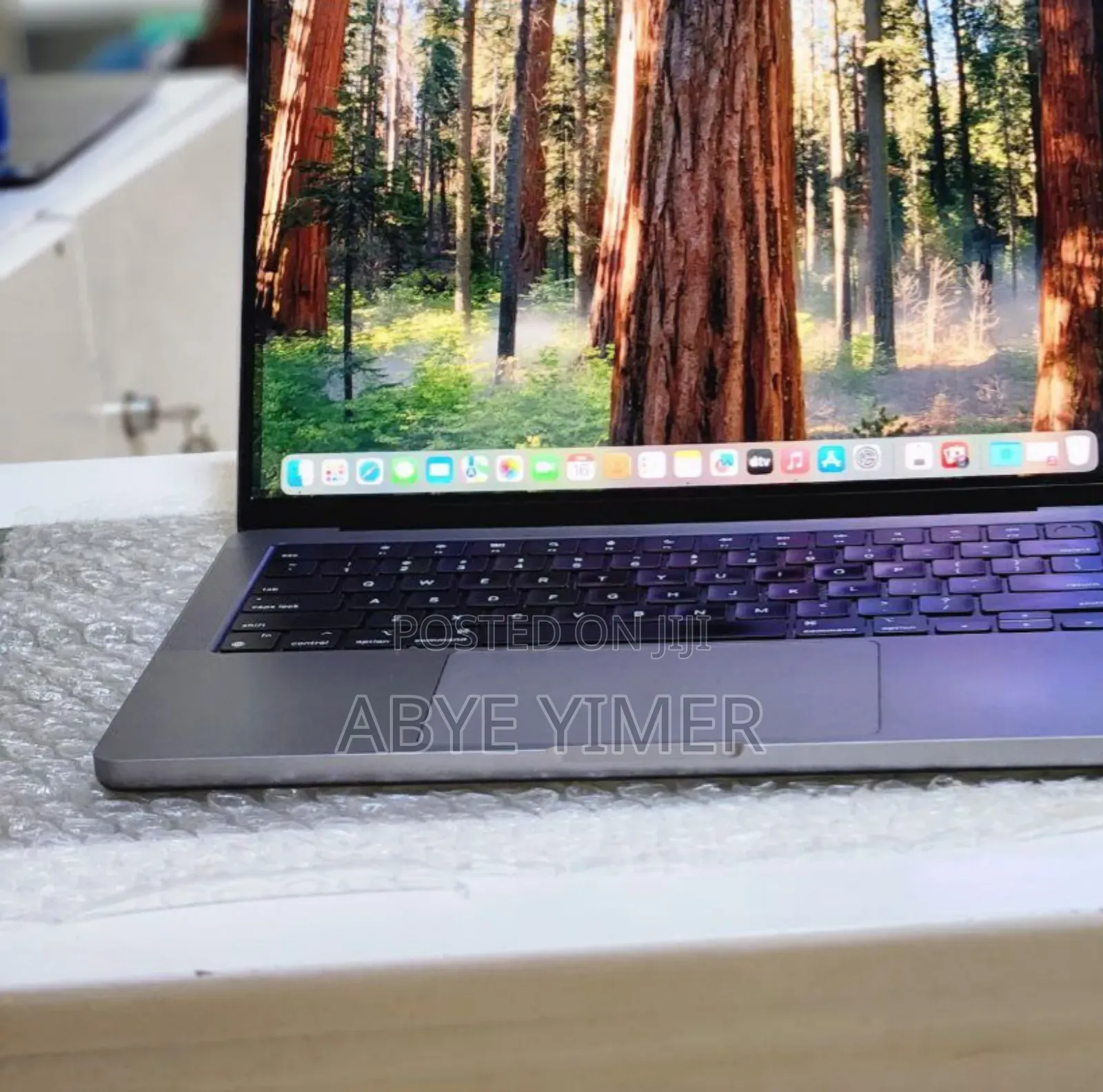 New Laptop Apple MacBook Pro M1 16GB Apple M1 Pro SSD 512GB