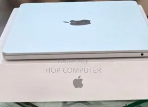 New Laptop Apple MacBook Air 2025 M4 13-Inch 16GB Apple M4 SSD 256GB