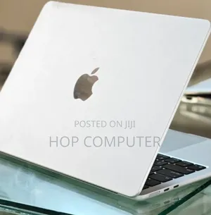 New Laptop Apple MacBook Air 2025 M4 13-Inch 16GB Apple M4 SSD 256GB