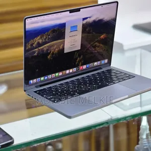 New Laptop Apple MacBook Pro M1 16GB Apple M3 Pro SSD 512GB