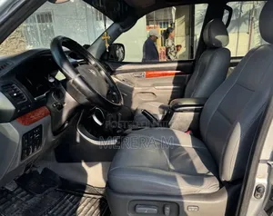 Toyota Land Cruiser 2006 Silver