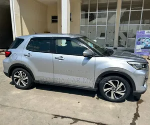 Toyota Raize 1.0 AWD 2022 Silver