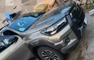 Toyota Hilux 2022 Silver
