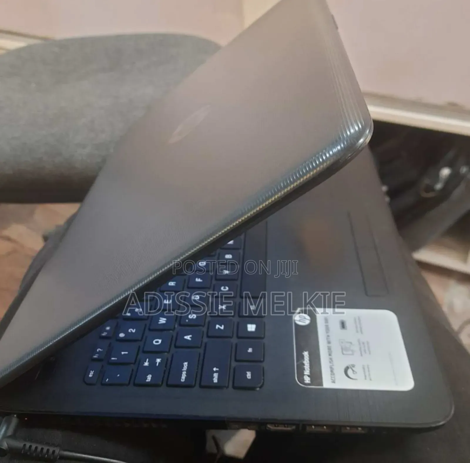 New Laptop HP 255 G6 4GB AMD A6 HDD 256GB