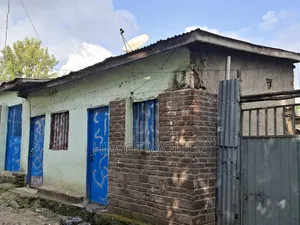2bdrm House in ሳሪስ አቦ ቤተክርስቲያን, Akaky Kaliti for sale