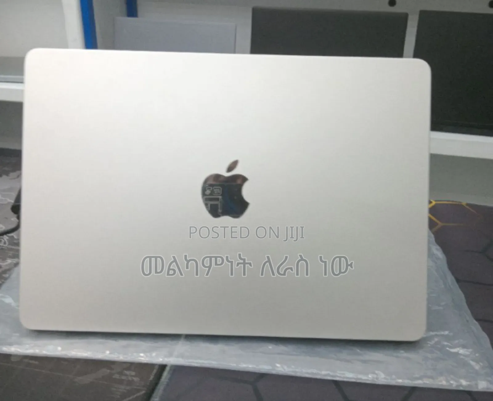 New Laptop Apple MacBook Air 2022 M2 8GB Apple M2 SSD 512GB