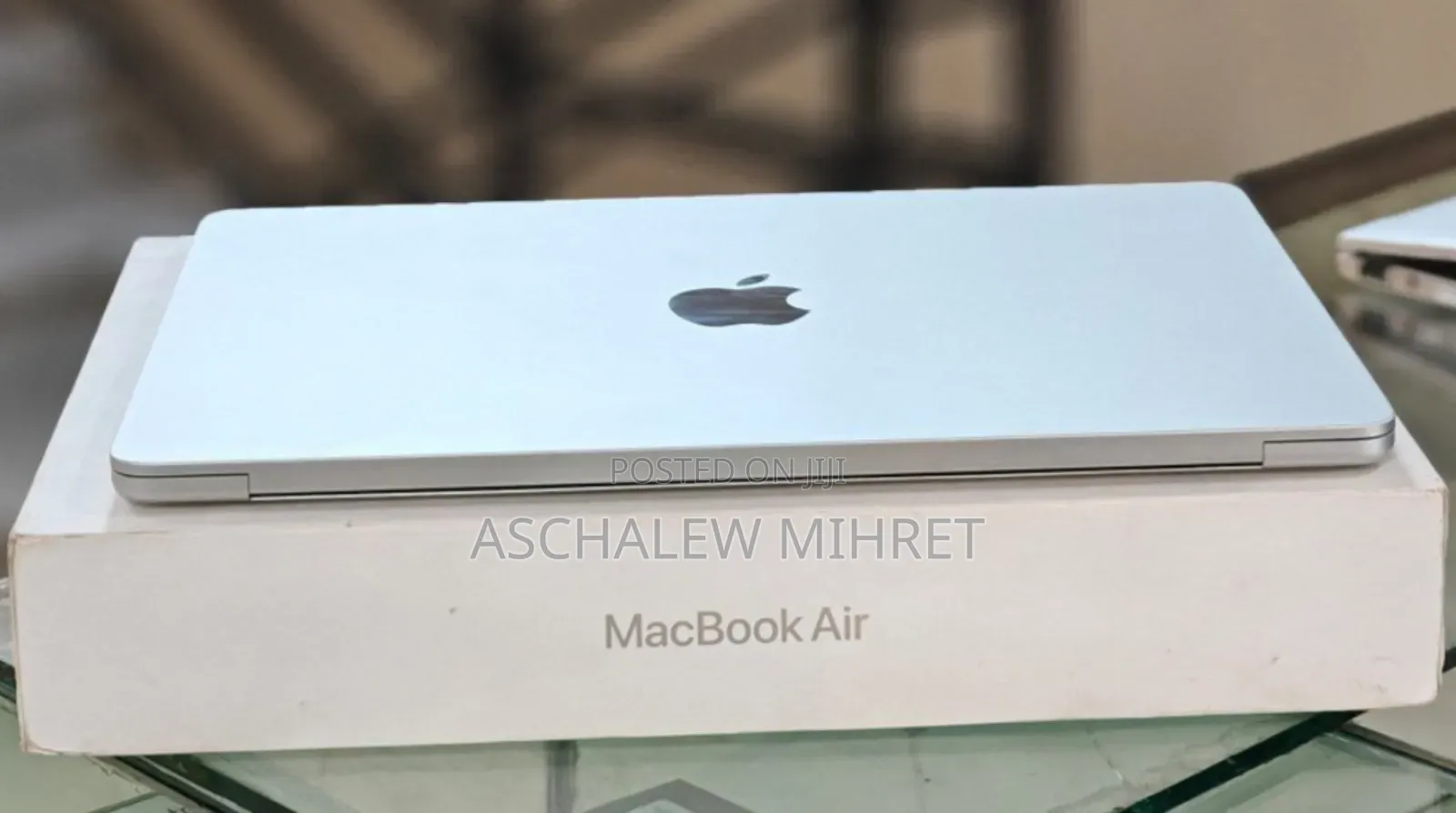 New Laptop Apple MacBook Air 2025 M4 13-Inch 16GB Apple M4 SSD 256GB