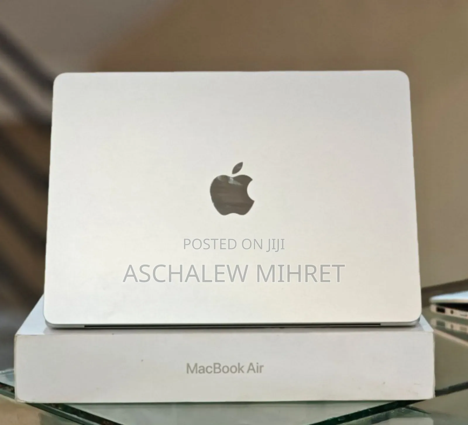 New Laptop Apple MacBook Air 2025 M4 13-Inch 16GB Apple M4 SSD 256GB