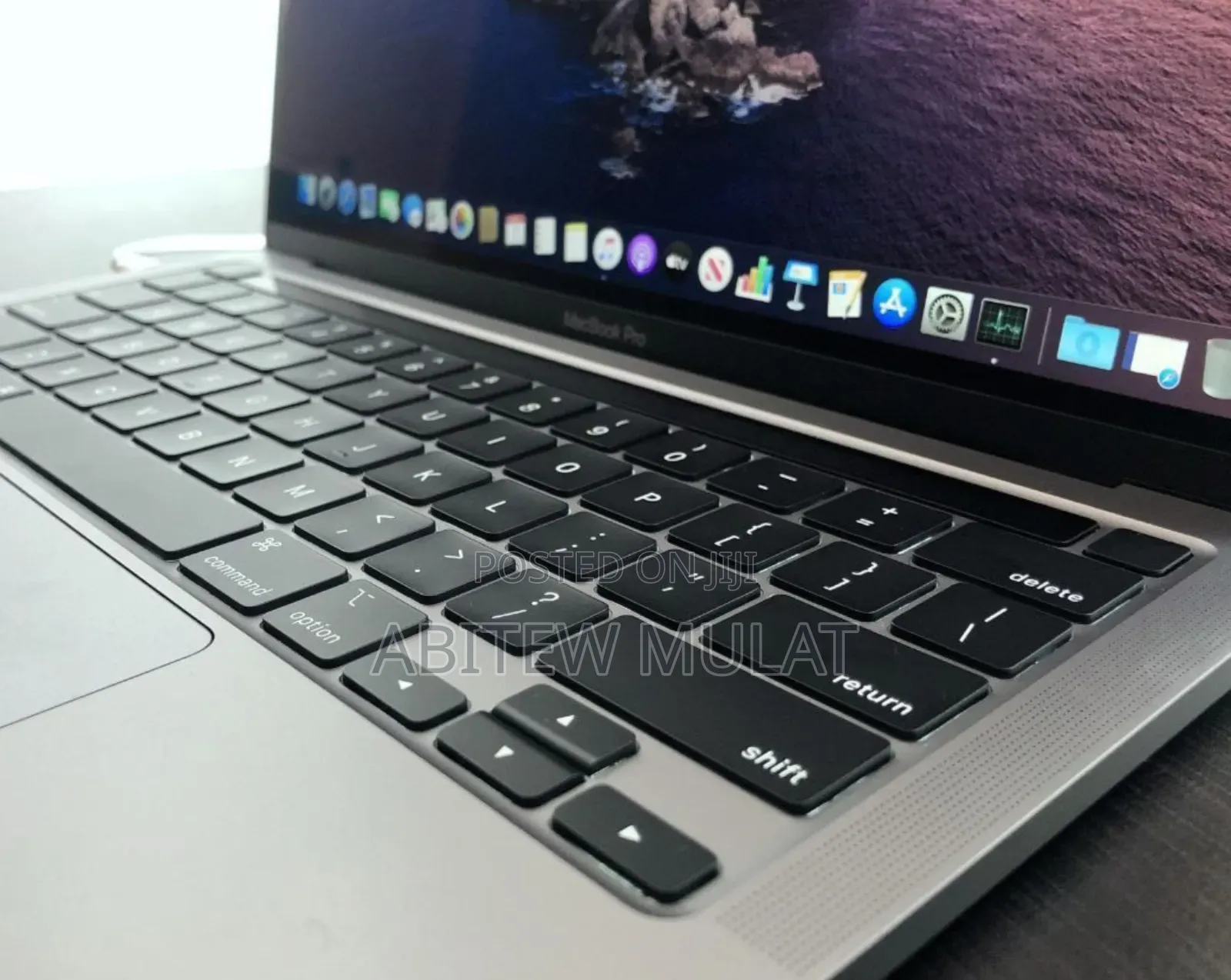 New Laptop Apple MacBook Pro 2024 M4 14-Inch 16GB Apple M4 SSD 512GB