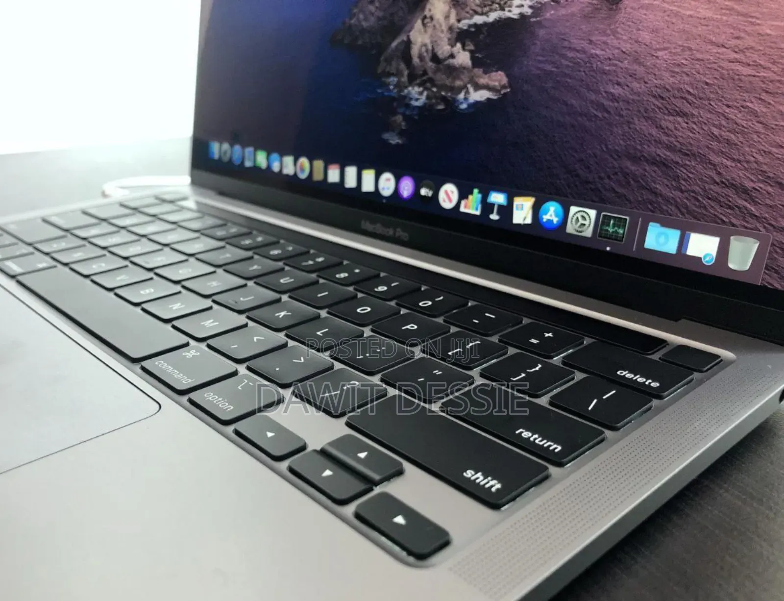 New Laptop Apple MacBook Pro 2024 M4 14-Inch 16GB Apple M4 SSD 512GB