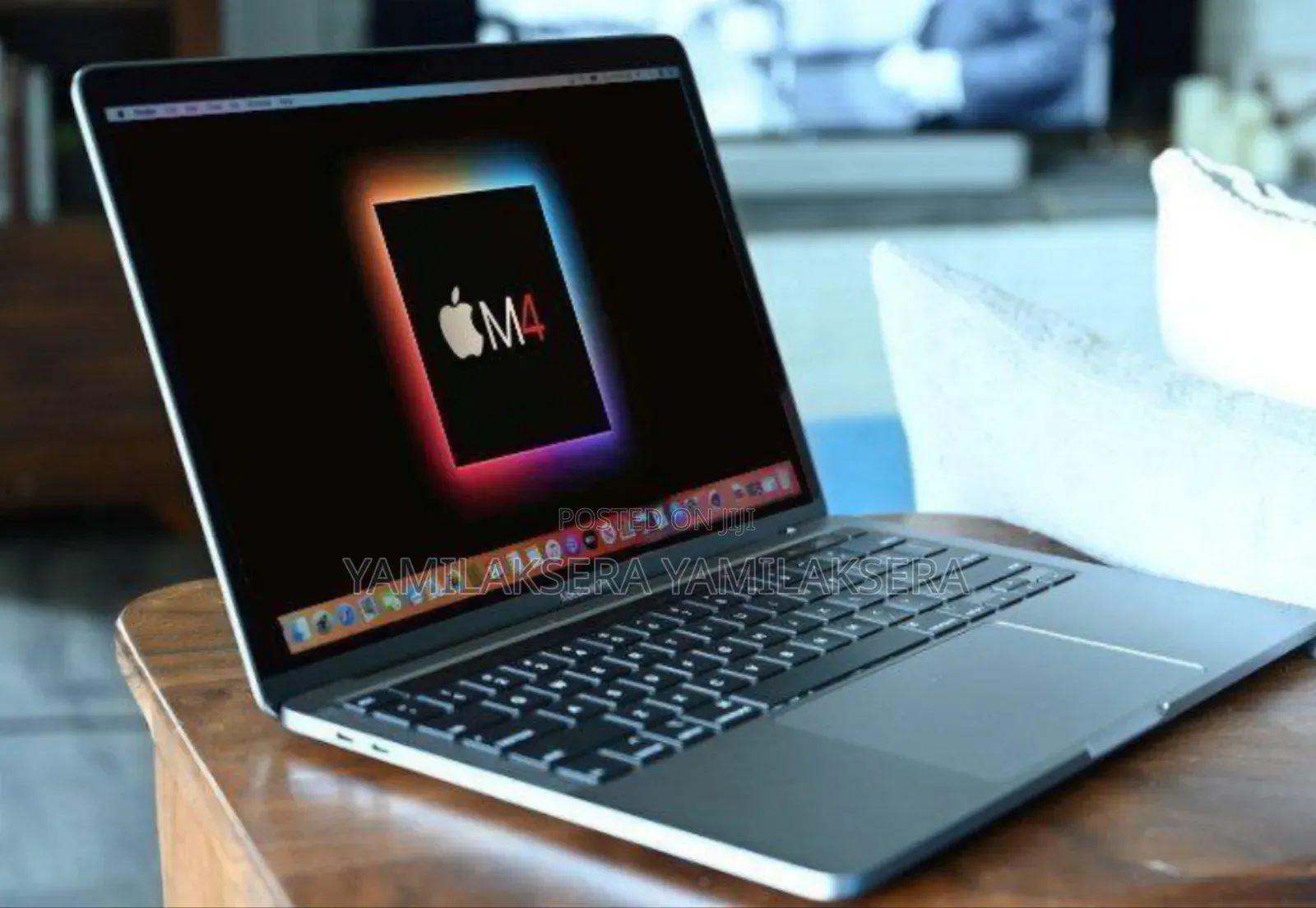 New Laptop Apple MacBook Pro 2024 M4 14-Inch 16GB Apple M4 SSD 512GB