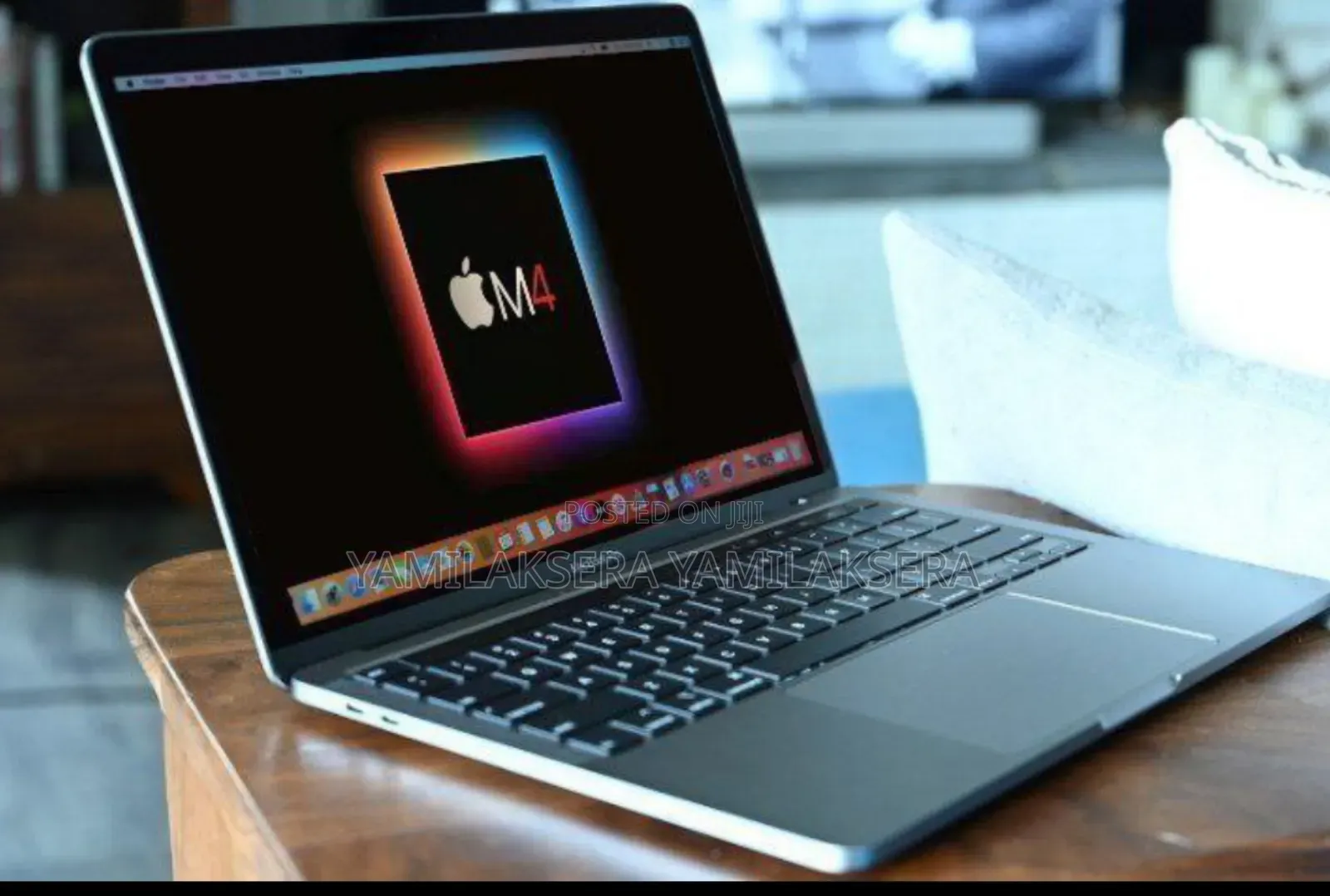 New Laptop Apple MacBook Pro 2024 M4 14-Inch 16GB Apple M4 SSD 512GB