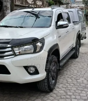 Toyota Hilux 2019 White