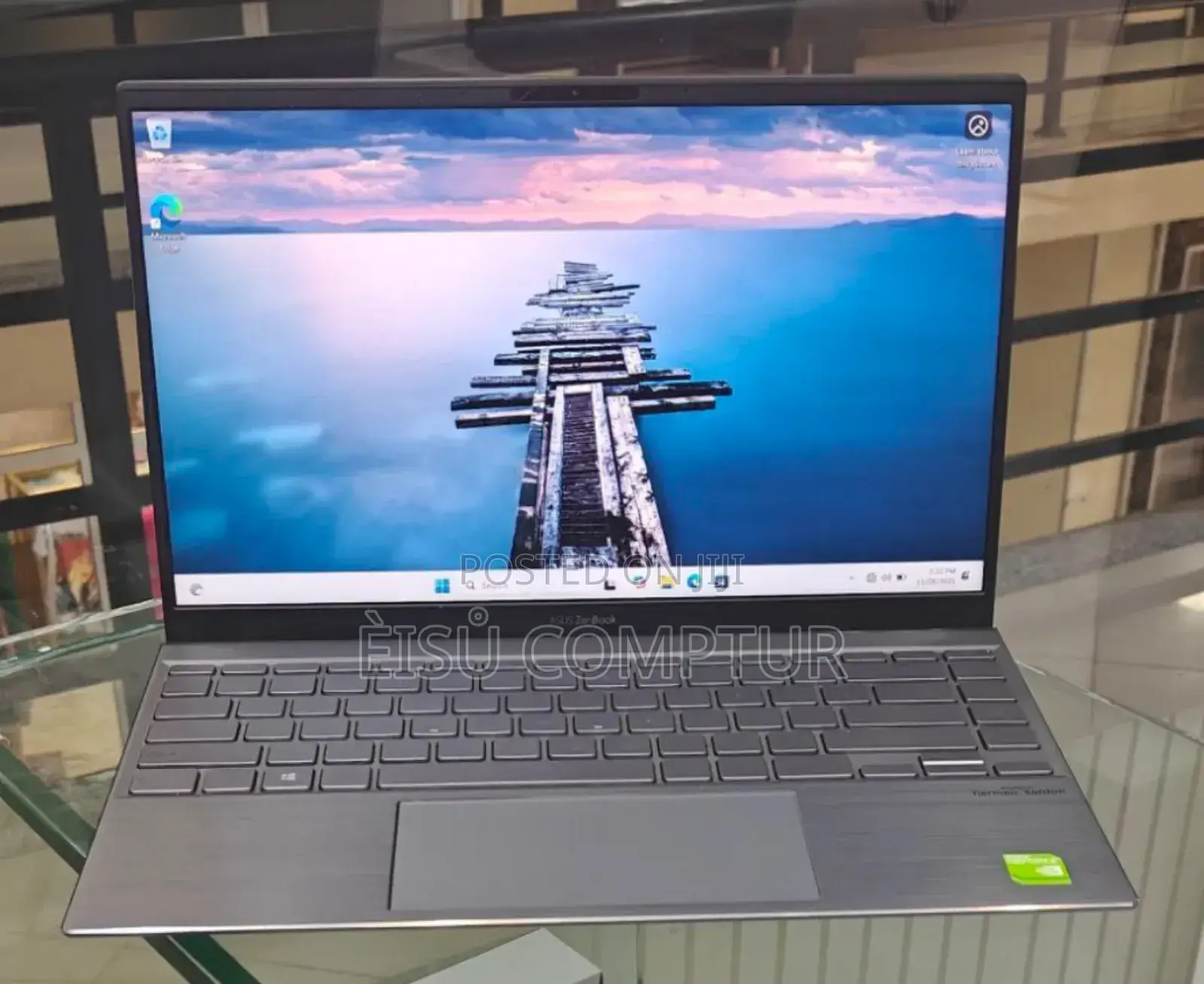 New Laptop Asus ZenBook 13 UX331UN 8GB Intel Core 5 SSD 512GB