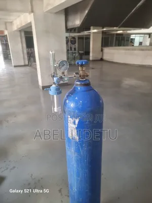 Photo - Medical 40l Oxygen Tank + Regulator