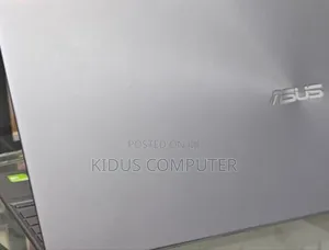 New Laptop Asus 8GB AMD Ryzen 5 SSD 512GB