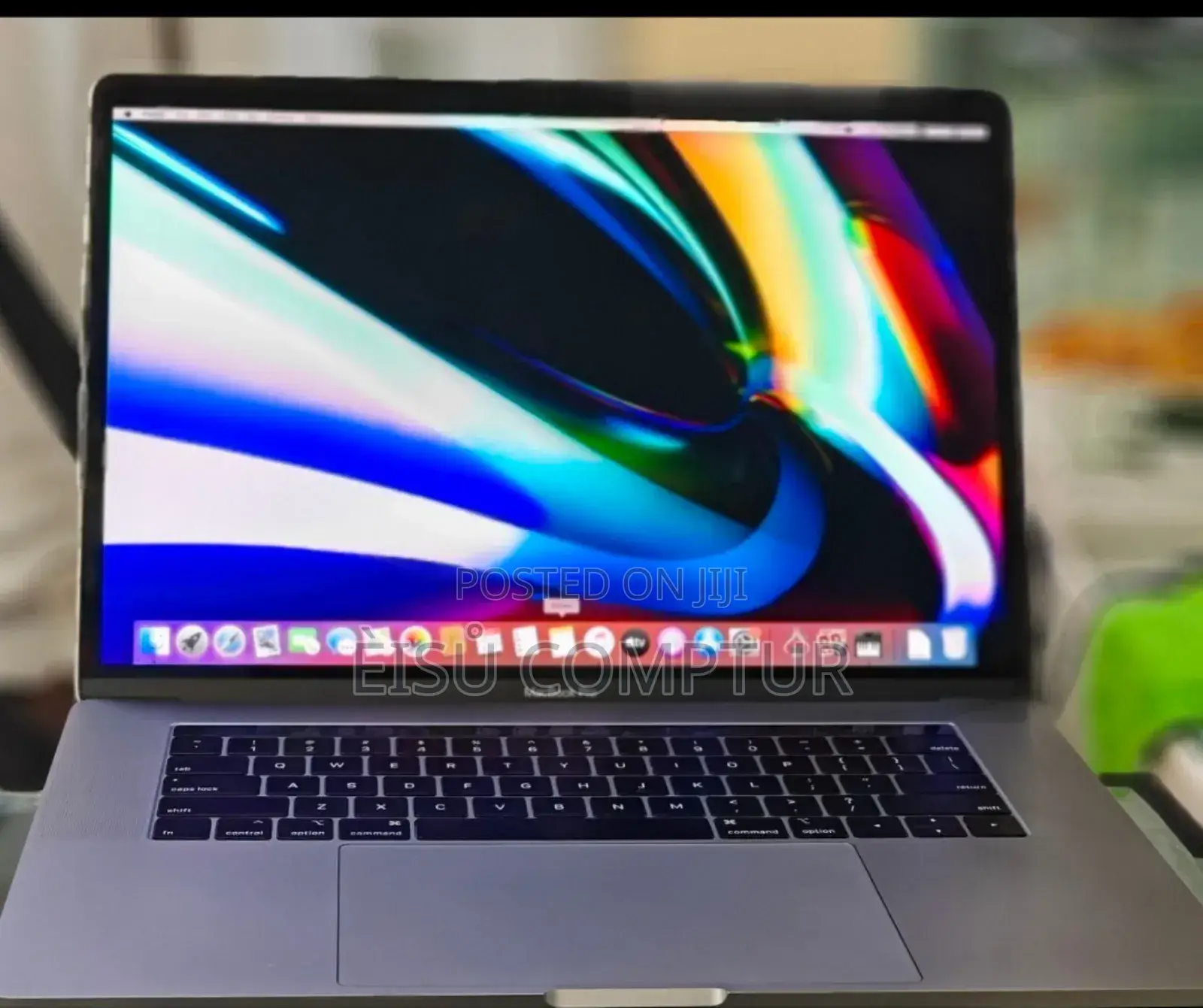 New Laptop Apple MacBook 2019 32GB Intel Core I9 SSD 512GB