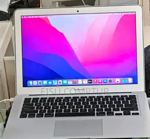 New Laptop Apple MacBook Pro M1 8GB Intel Core I7 SSD 512GB