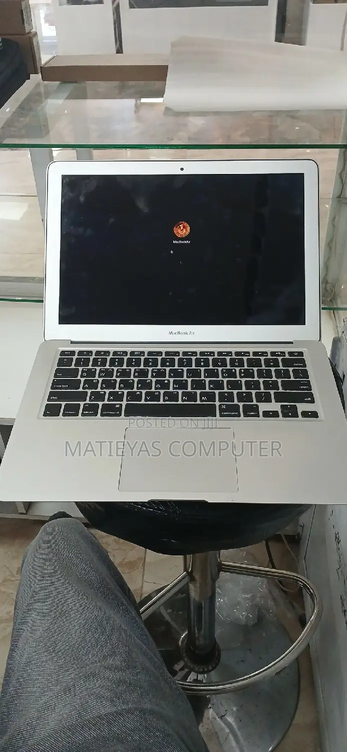 New Laptop Apple MacBook Air 2013 4GB Intel Core I5 SSD 256GB