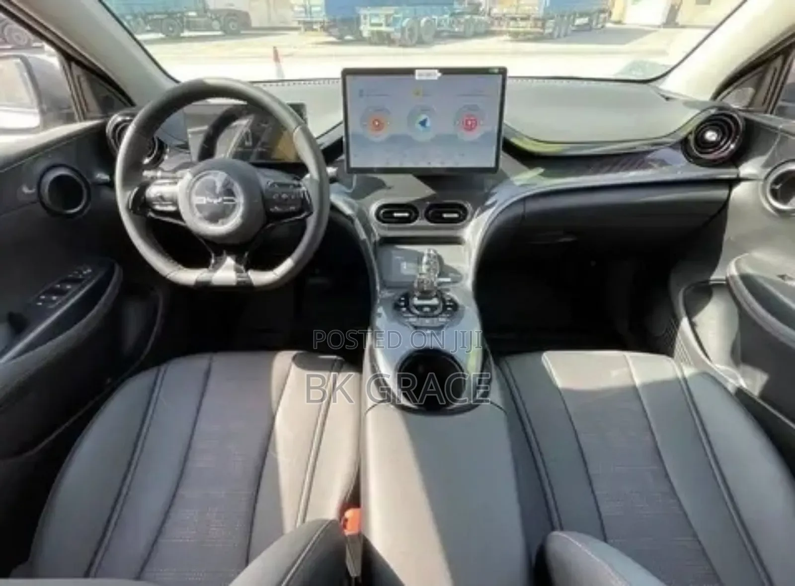 New BYD E2 43 kWh 94 hp FWD 2025 Silver